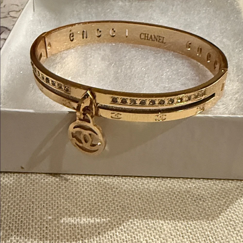 Fashion jewelry CC Gold Bangle Bracelet with Crystal Accents - Picture 7 of 8